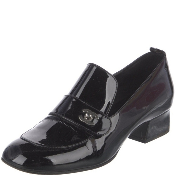 Chanel Black Patent Leather CC Turnlock Loafers Size 38 - Picture 5 of 12